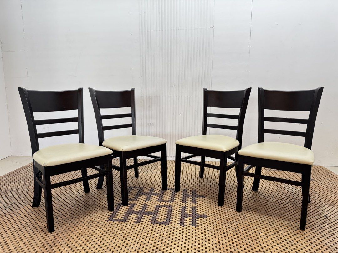 4pcs dining chair (Category: Chairs) located in Quezon City. Submitted by matetdevis13 (Listing ID 1469890935, Image 2). Description: Modern 4-piece Dining Chair Price: 8,500 L16.5 x W18 x H31.5/16 In good condition Code JMD35-M110.