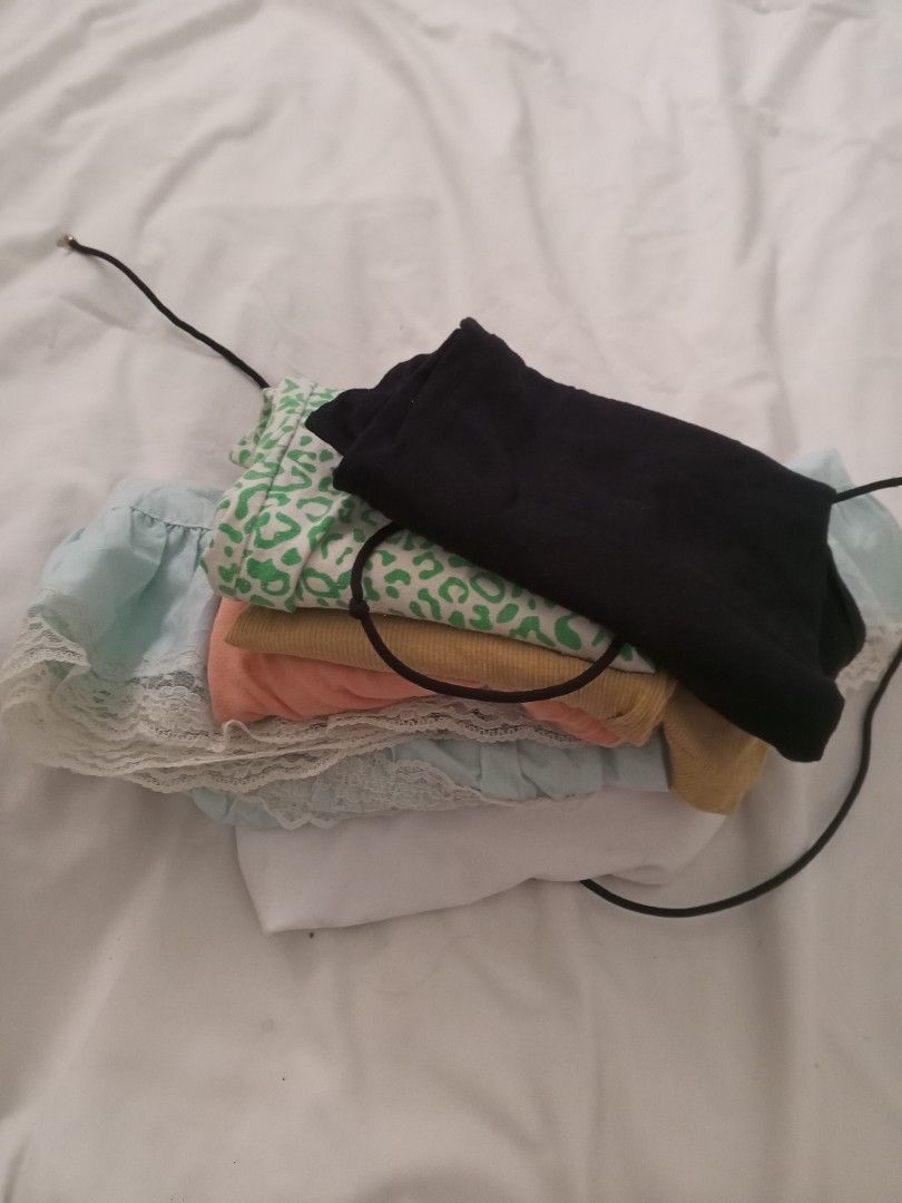 6 PCS TOPS AND DRESS (Category: Sleeveless) located in Quezon City. Submitted by irydovii (Listing ID 1469778161, Image 1). Description: all are in good condition pinapaubos ko lang.