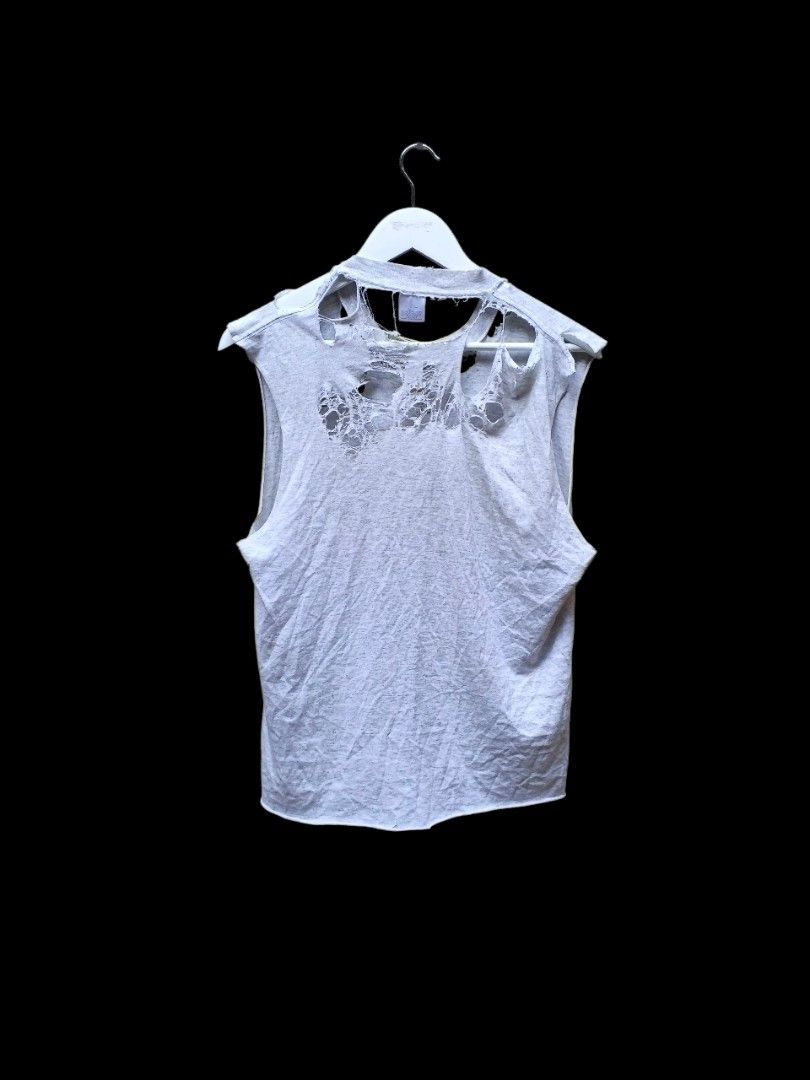 90's Gitano Cropped Trashed (Category: Tshirts & Polo Shirts ) located in Bacolod City. Submitted by squarer00ts (Listing ID 1469839897, Image 3). Description: 90's Gitano Cropped Trashed Size on tag: Large Dimension: Width 20 × Length 24.