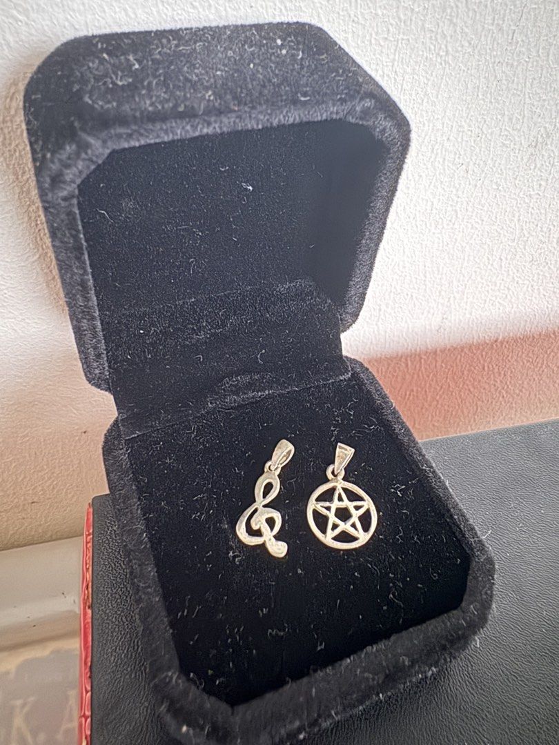 925 Sterling Silver G Cleff Pendant (Category: Charms) located in Quezon City. Submitted by meggys_treasures (Listing ID 1469915596, Image 2). Description: Want a long lasting jewelry but have no budget for Gold? Silver is for you! :) Silver prices are going up, invest now! - 1pc pendant only - Original Solid Sterling Silver with 925 marking - Perfect for everyday use (it even gets shinier when worn daily!) - No tarnish but best to keep away from