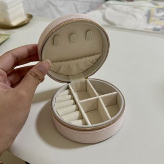 由 aaa77________ (刊登 ID 1469832293，圖片 1) 提交，位於 的 (類別：)，說明：。