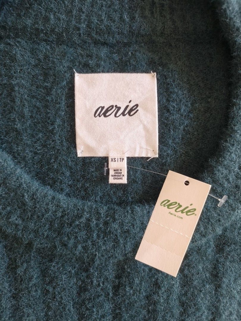 𝟐 𝐟𝐨𝐫 𝟐𝟓𝟎, 𝟑 𝐟𝐨𝐫 𝟑𝟎𝟎/Aerie Forest Green Fuzzy Ribbed Knit Sweater (Category: Tshirts & Polo Shirts ) located in Siniloan. Submitted by wingedwardrobe (Listing ID 1449655810, Image 3). Description: Aerie is known for comfy, soft pieces and this color is perfect for fall/winter. The fuzzy texture makes it look expensive but still very wearable for everyday. 𝐏𝐑𝐎𝐌𝐎: 𝟐 𝐟𝐨𝐫 𝟐𝟓𝟎, 𝟑 𝐟𝐨𝐫 𝟑𝟎𝟎 𝐇𝐨𝐰 𝐢𝐭 𝐰𝐨𝐫𝐤𝐬: 𝐘𝐨𝐮 