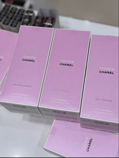 (Category: ) located in . Submitted by crazyforcosmetics (Listing ID 1224420704, Image 1). Description: .