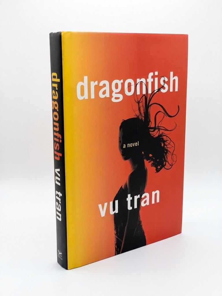 📚 Dragonfish by Vu Tran (Category: Storybooks) located in Quezon City. Submitted by trishiezz (Listing ID 1469850283, Image 1). Description: 📚 Dragonfish by Vu Tran 📖 Book Details: - Author: Vu Tran - Language: English - Genre: Mystery, Thriller, Noir, Crime Fiction - Format: Hardcover Book ✨ Condition: Pre-loved Please manage your expectations regarding minor signs of use. 🛍️ RFS: Decluttering 📌 Reminders: - Buyer will shoulder the shipping