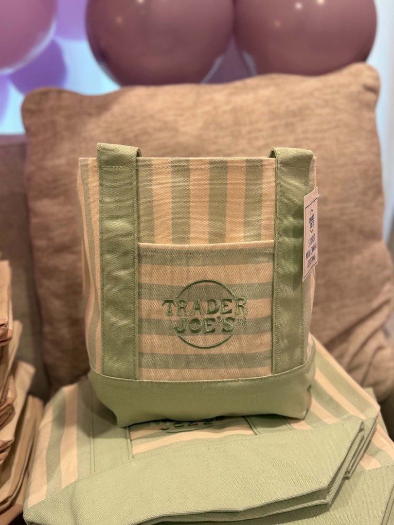 🇺🇸 TRADER JOE’S STRIPE TOTE BAG🇺🇸 (Category: Tote Bags) located in Jaen. Submitted by juvsh0p (Listing ID 1469944366, Image 3). Description: 🇺🇸🇺🇸 Trader Joe’s Tote Bags 🇺🇸🇺🇸 ‼️ LIMITED STOCK ALERT ‼️ 💰 ₱750 ONLY 🤩 📦 On-hand & Ready to ship! ✨ The viral everyday tote you’ve been looking for! Perfect for errands, school, work, or quick getaways 👜 👜 Why you’ll love it: ✔️ Spacious & sturdy — fits all your daily essentials ✔️ Trendy 