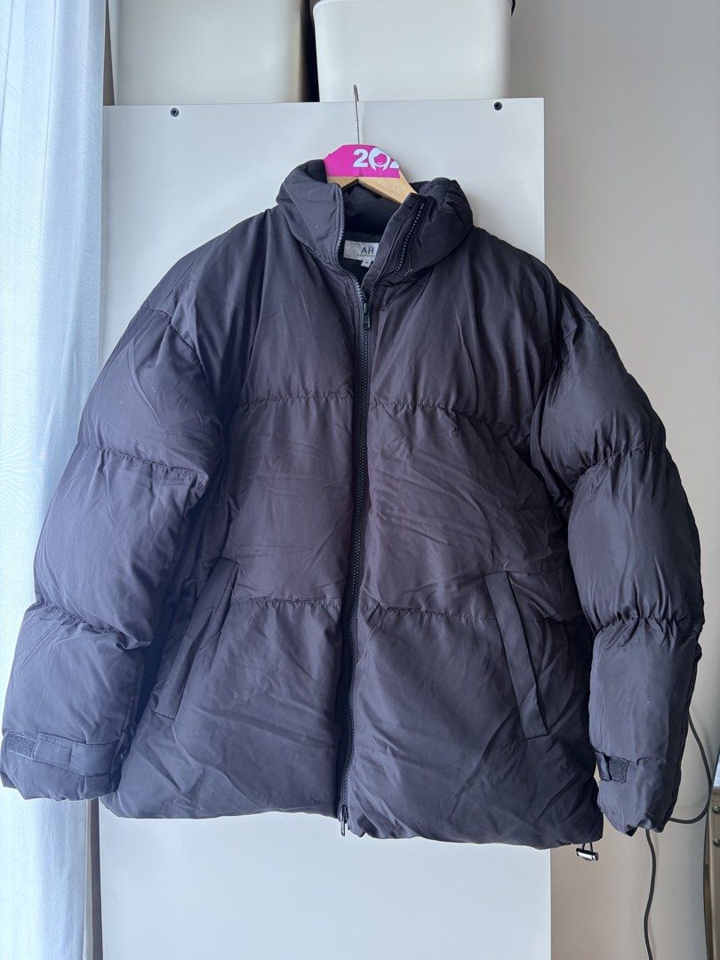 Aba house puffer jacket (Category: Coats, Jackets and Outerwear) located in Manila. Submitted by chiiisells_ (Listing ID 1469788704, Image 1). Description: .