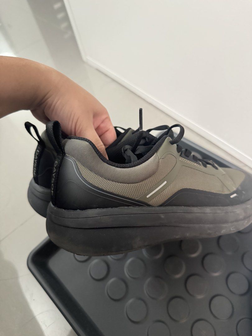 ABC MART Sneakers (Category: Sneakers & Footwear) located in Manila. Submitted by jajamdc47947 (Listing ID 1469927484, Image 1). Description: Bought from korea April this year Abc select is an exclusive brand from abc mart itself.