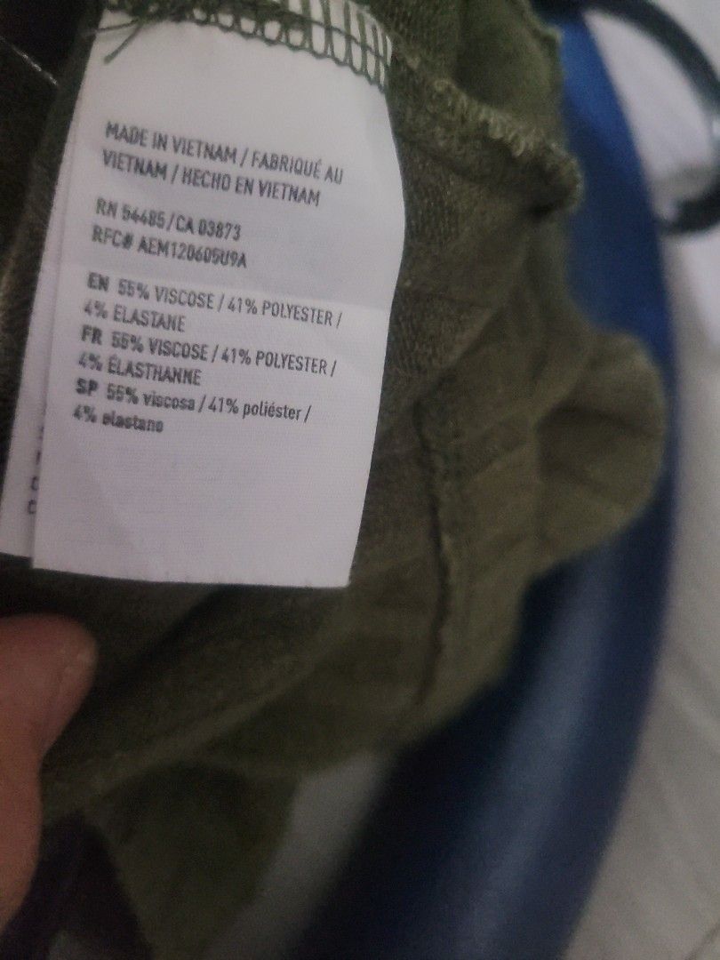Abercrombie & Fitch Ribbed top (Category: Sleeveless) located in Los Banos. Submitted by lopecruz (Listing ID 1469862702, Image 3). Description: 17"armpit lajd flat 20"length Like new, no flaws Medium.