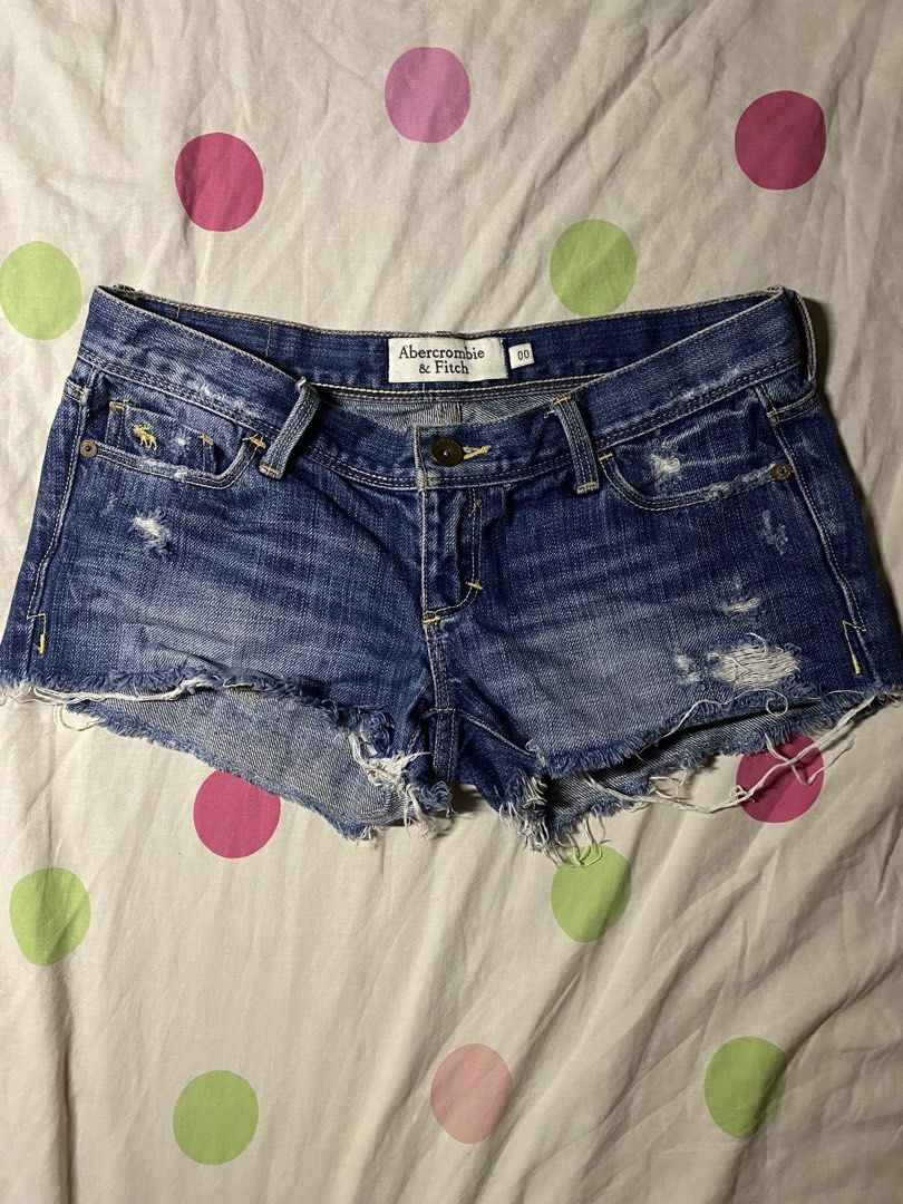 abercrombie denim shorts (Category: Shorts) located in Cebu City. Submitted by saturnarchives.co (Listing ID 1469783167, Image 2). Description: size 00 (xxs-s).