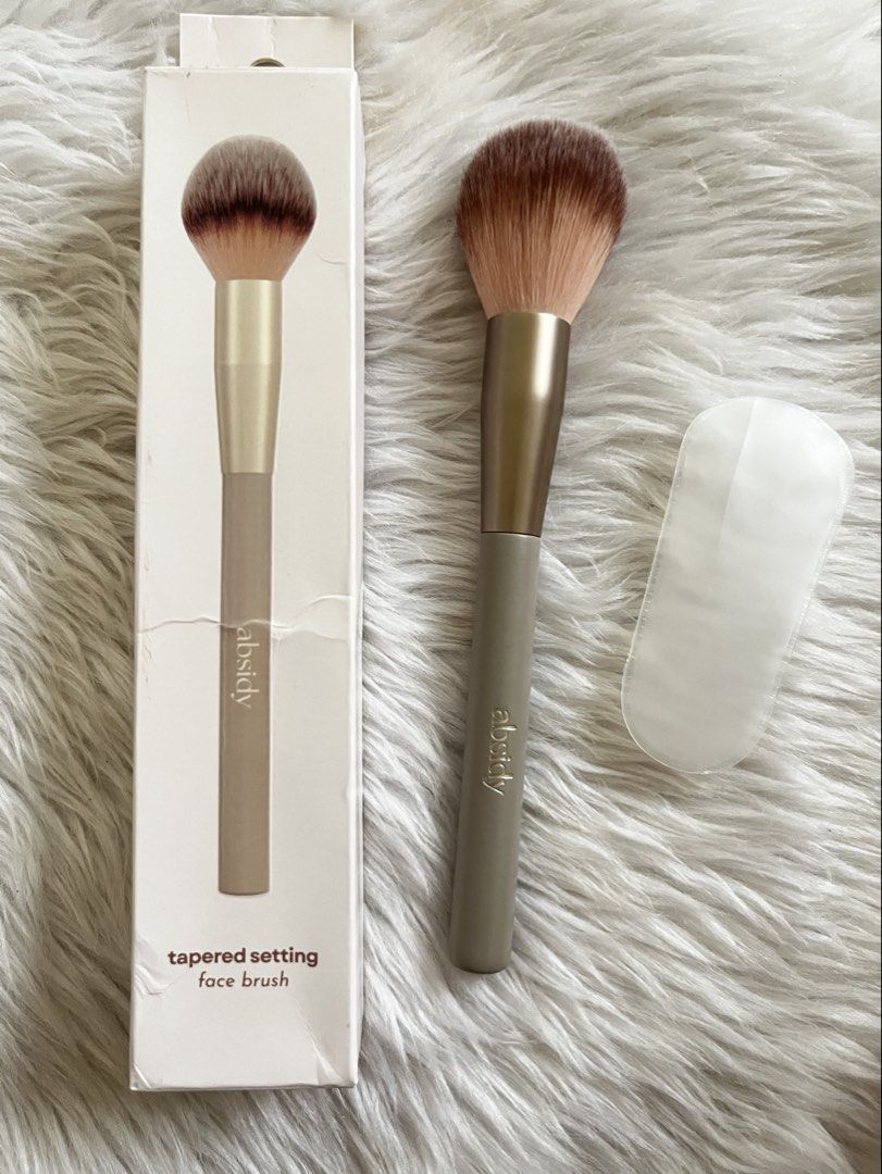 Absidy Tapered Setting Brush (Category: Makeup) located in Binangonan. Submitted by prelovedbyjenai (Listing ID 1469778605, Image 1). Description: .