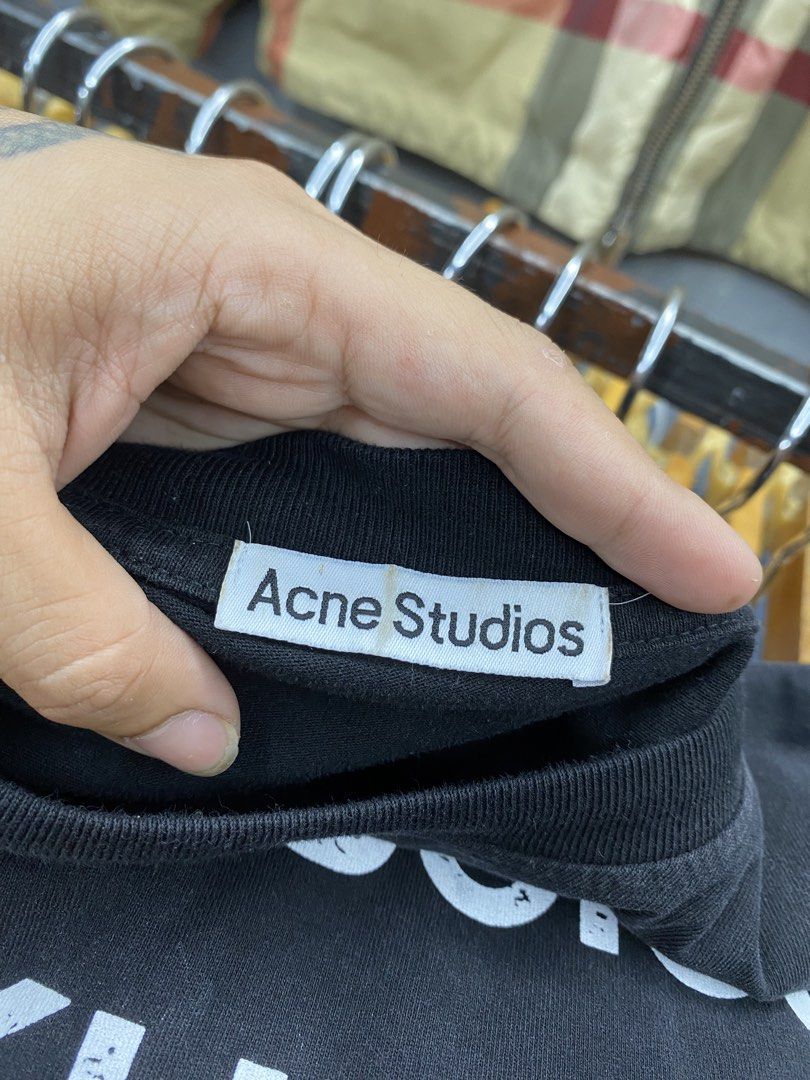 Acne Studios (Category: Activewear) located in Manila. Submitted by freshfindresale (Listing ID 1469849281, Image 3). Description: Very good condition No flaws Size xl (25.5/29.5) Cut washtag .