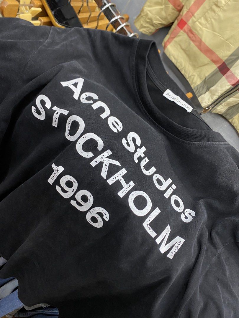 Acne Studios (Category: Activewear) located in Manila. Submitted by freshfindresale (Listing ID 1469849281, Image 2). Description: Very good condition No flaws Size xl (25.5/29.5) Cut washtag .