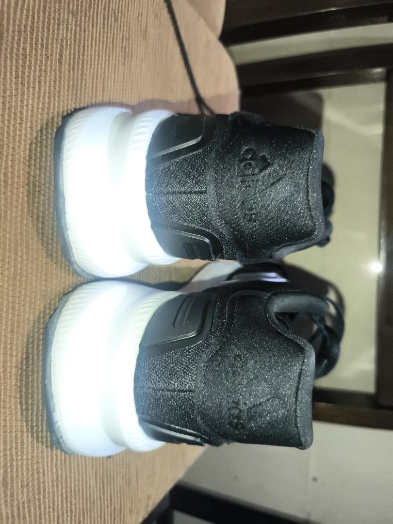 Adidas (Category: Dress Shoes) located in Manila. Submitted by declutterwithmae2x (Listing ID 1469858447, Image 3). Description: Code: Adidas Size: 9 Brand/Origin: Vietnam Price: ₱ 3000 Condition: 9/10 ⚠️ REMINDERS: • Items are preloved/ukay bales. Please manage expectations. • Wash before wearing for hygiene purposes! • Color may slightly vary due to studio lighting. • No cancellations or returns allowed.