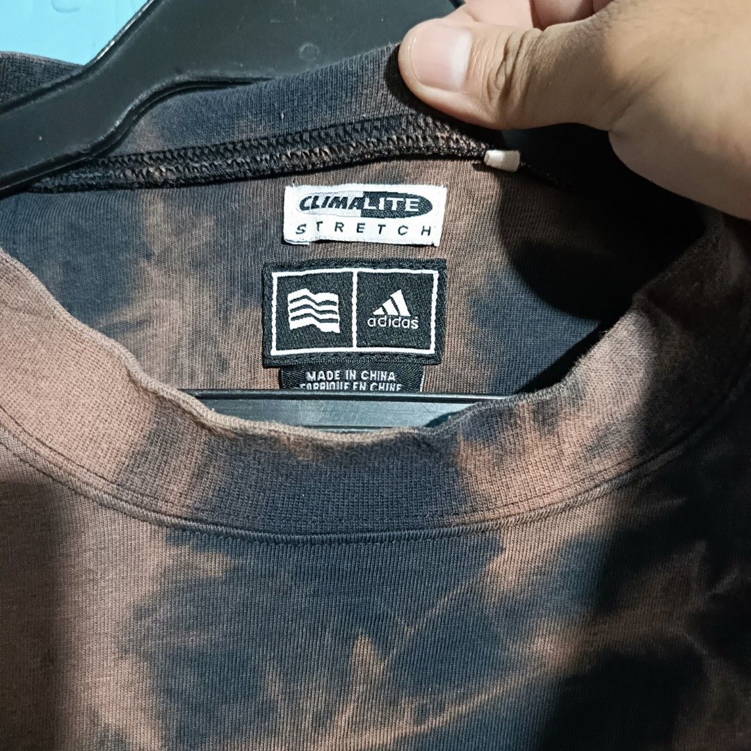 ADIDAS ClIMATE Long Sleeve Crewneck Dated 2008 (Category: Activewear) located in Quezon City. Submitted by zoesmithshop (Listing ID 1469893306, Image 2). Description: ADIDAS CLIMATE LONG SLEEVE CREWNECK DATED 2008 Size -LARGE TO XL DIMENSION- 23 width x 24 Lenght Type design - TIE DYE NO ISSUE Color Rate- 7 -10 Dated release- ( 01/08 ).