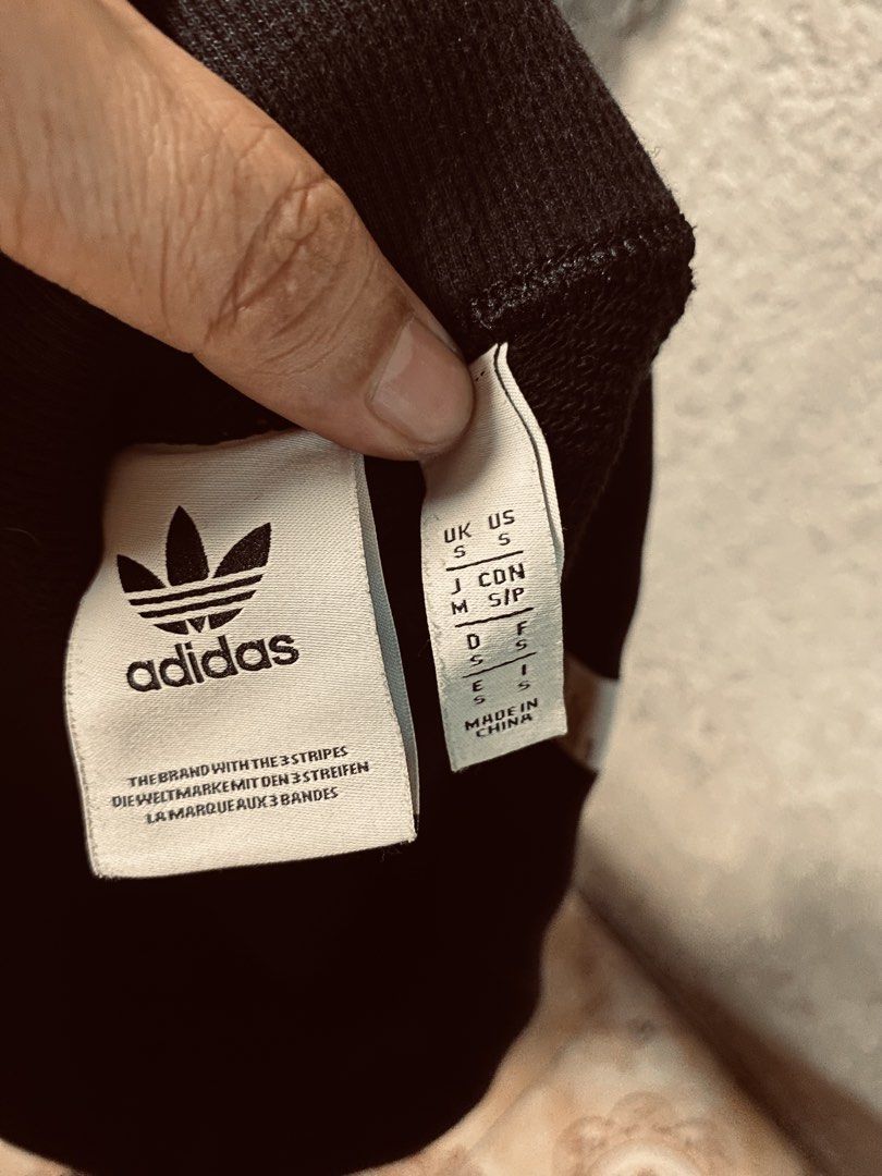 Adidas crop pants (Category: Other Bottoms) located in Navotas City. Submitted by bayxsell (Listing ID 1469847720, Image 1). Description: WTS❗️ ▪️ PAYMENT VIA GCASH ▪️SHIPPING:VIA J&T ▪️- DELIVERY VIA LALAMOVE OR MOVE IT ▪️PASS TO COD ▪️ PLS SEE REVIEWS AND FEEDBACKS LEGIT SELLER ▪️ PLS CHECK MY OTHER ITEMS FOR SALE 📍 LOCATION:NAVOTAS MANILA DM IF INTERESTED.