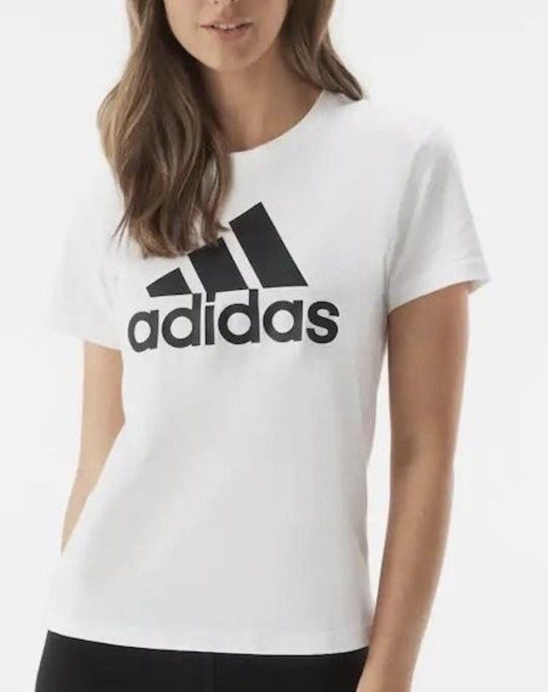 ADIDAS ESSENTIALS LOGO TEE (Category: Activewear) located in Baras. Submitted by jnc__apparel (Listing ID 1469899915, Image 1). Description: 🏷️ ADIDAS ESSENTIALS LOGO TEE 📌 Dimes: 24.5L x 16W 📌 Size: S-M for womens 📌 Condition: Like new 📌 Color rate: 10/10 📌 Issue: None ✅ Washed and ready to wear .