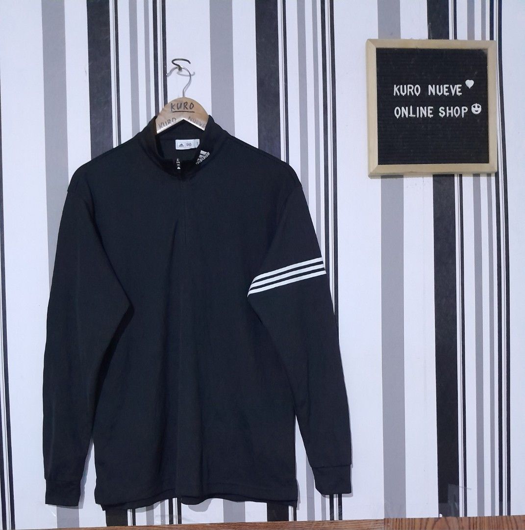 Adidas Long sleeves Quarter zip (Category: Coats, Jackets and Outerwear) located in Lucena. Submitted by kuronueve0909 (Listing ID 1469881482, Image 1). Description: Adidas LS Quarter zip Size: large Width: 22.5 Length: 28 Color: black Price: ₱880 No issue ✅️ Ready to wear ✅️.