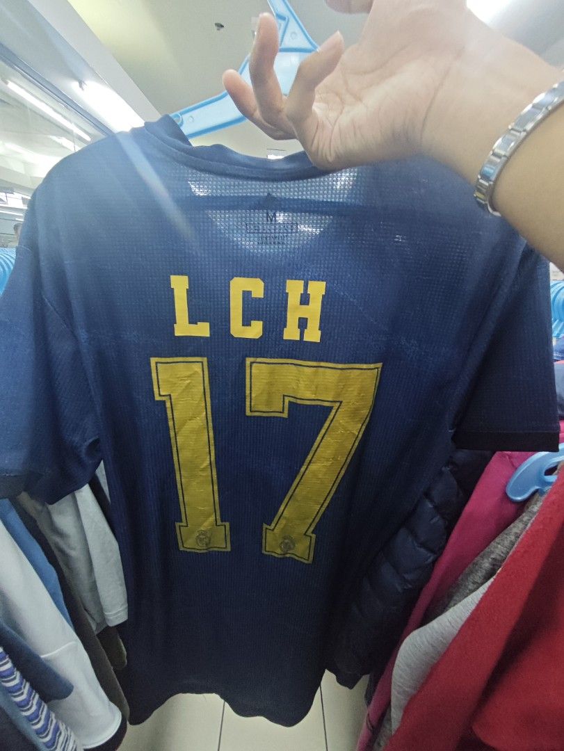 Adidas Real Madrid Jersey 2019 (Category: Activewear) located in San Isidro. Submitted by laz.loots (Listing ID 1469765264, Image 2). Description: L26 W20 Issue:None.