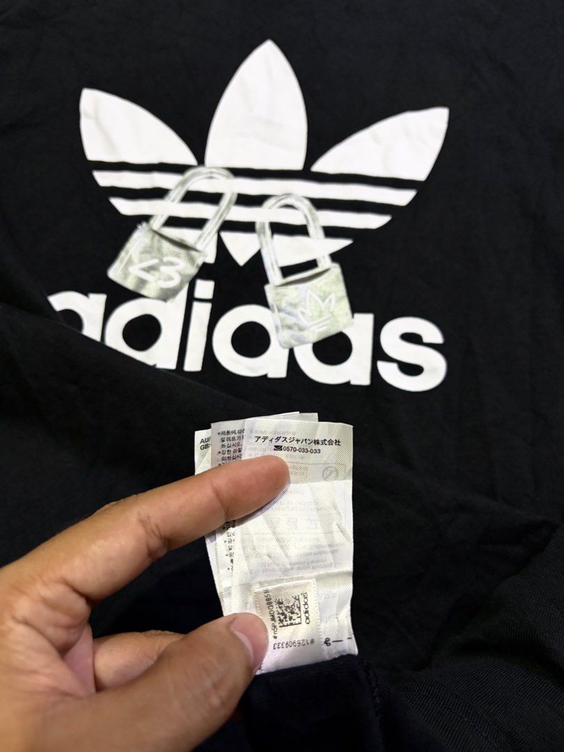 Adidas Shirt (Category: Formal Shirts) located in Kawit. Submitted by samfuentebella09 (Listing ID 1469862310, Image 3). Description: 4D1D4S BLACK SHIRT✅ ▪️Size LARGE-XL FIT✅ ▪️Width”23 x 29”Length✅ ▪️Excellent Condition 9/10✅ ▪️Color Rate 10/10✅ ▪️Good As New✅ Add sf💸 Pm🔑.