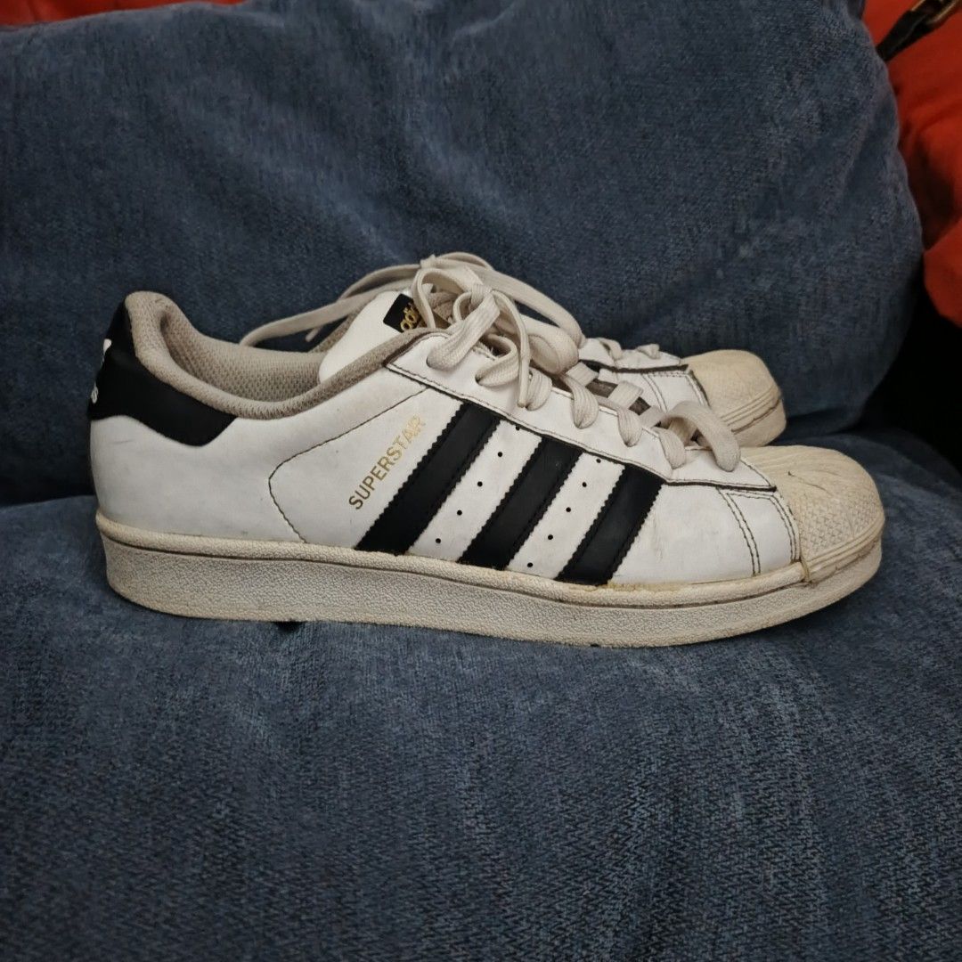 Adidas Superstar classic (Category: Sneakers & Footwear) located in Urdaneta. Submitted by bernalyn25 (Listing ID 1469824931, Image 2). Description: Have some signs of wear Size: US-9, Uk-7 1/2, cm-25.5 Cm.
