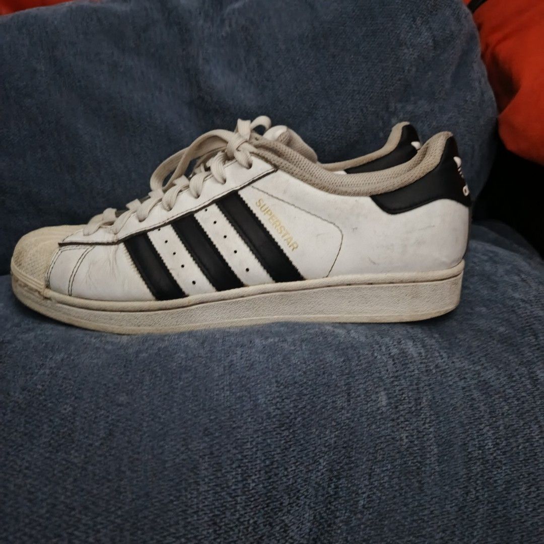 Adidas Superstar classic (Category: Sneakers & Footwear) located in Urdaneta. Submitted by bernalyn25 (Listing ID 1469824931, Image 3). Description: Have some signs of wear Size: US-9, Uk-7 1/2, cm-25.5 Cm.