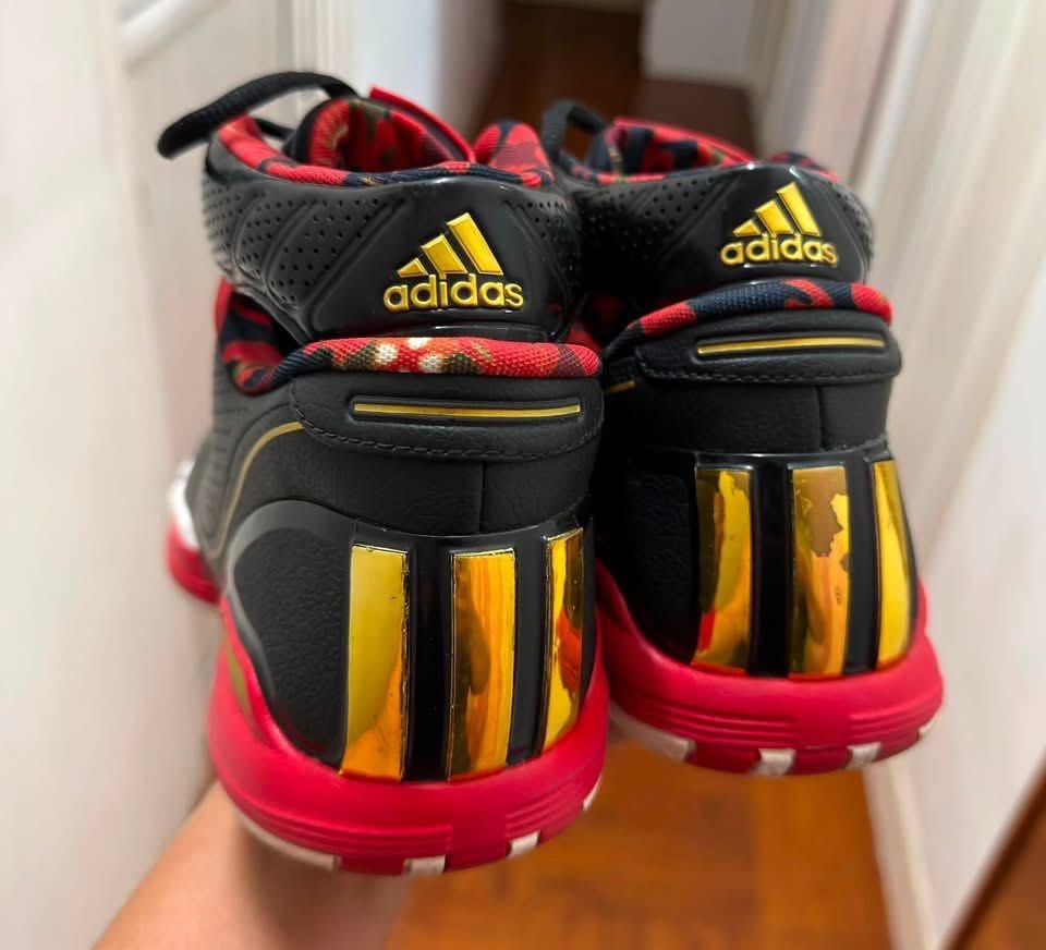 Adizero Rose 1 (Category: Sneakers) located in Magdalena. Submitted by padillakp01 (Listing ID 1469765444, Image 3). Description: .