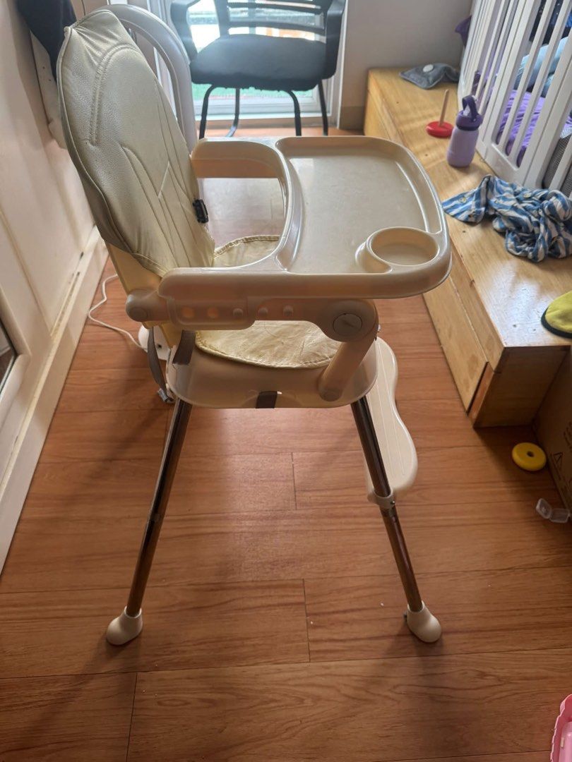 Adjustable Baby High Chair with Removable Tray (Category: Baby High Chairs) located in Mandaluyong City. Submitted by thephenom10 (Listing ID 1469763179, Image 1). Description: What you see is what you get. Yung issue is may yupi yung isang stand nung nadeliver ni Shopee but doesn’t affect the quality ng high chair and usable pa din naman sya. (kindly check the last picture). Meetups: Santana Grove, Sucat, Waltermart Muntinlupa, SM BF Sucat, East