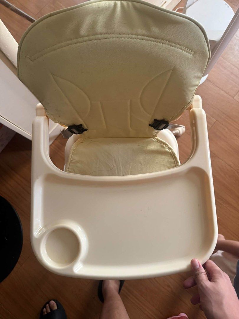 Adjustable Baby High Chair with Removable Tray (Category: Baby High Chairs) located in Mandaluyong City. Submitted by thephenom10 (Listing ID 1469763179, Image 2). Description: What you see is what you get. Yung issue is may yupi yung isang stand nung nadeliver ni Shopee but doesn’t affect the quality ng high chair and usable pa din naman sya. (kindly check the last picture). Meetups: Santana Grove, Sucat, Waltermart Muntinlupa, SM BF Sucat, East