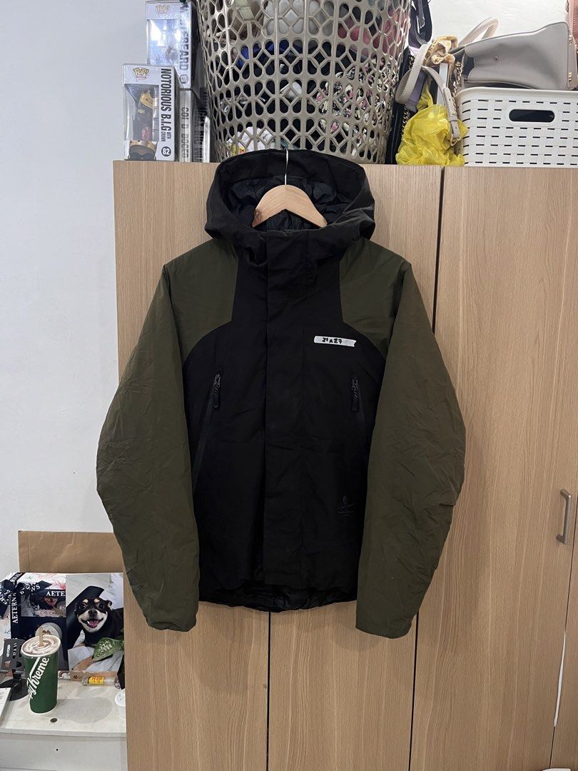 Aegis Rainwear (Category: Coats, Jackets and Outerwear) located in Mandaluyong City. Submitted by tatin_abad07 (Listing ID 1469868144, Image 1). Description: Aegis Rainwear Medium, 21x27 Condition: 10/10 Need wash only ₱680.00.