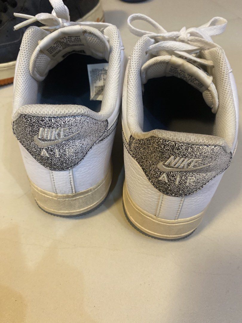 Air Force White Smoke Grey (Category: Sneakers) located in Quezon City. Submitted by zaffiro98 (Listing ID 1469868980, Image 2). Description: size 9.5.