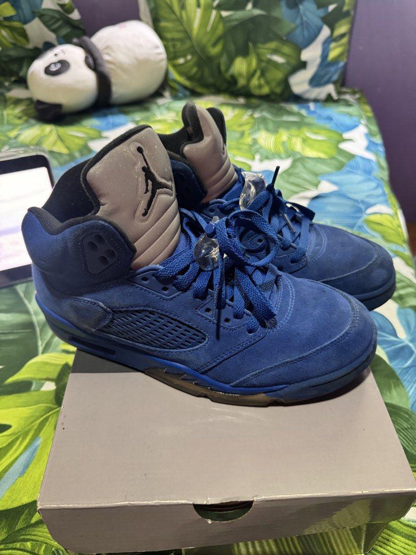 Air jordan 5 retro suede (Category: Sneakers) located in Bacoor. Submitted by teneleven_apparel (Listing ID 1469798977, Image 2). Description: Shoes from US Size 8/ 26cm No issue need clean only.