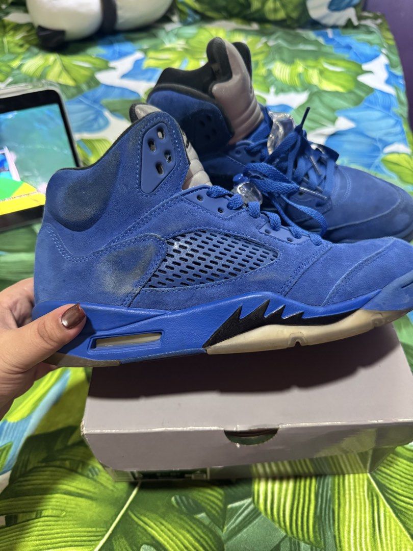 Air jordan 5 retro suede (Category: Sneakers) located in Bacoor. Submitted by teneleven_apparel (Listing ID 1469798977, Image 3). Description: Shoes from US Size 8/ 26cm No issue need clean only.