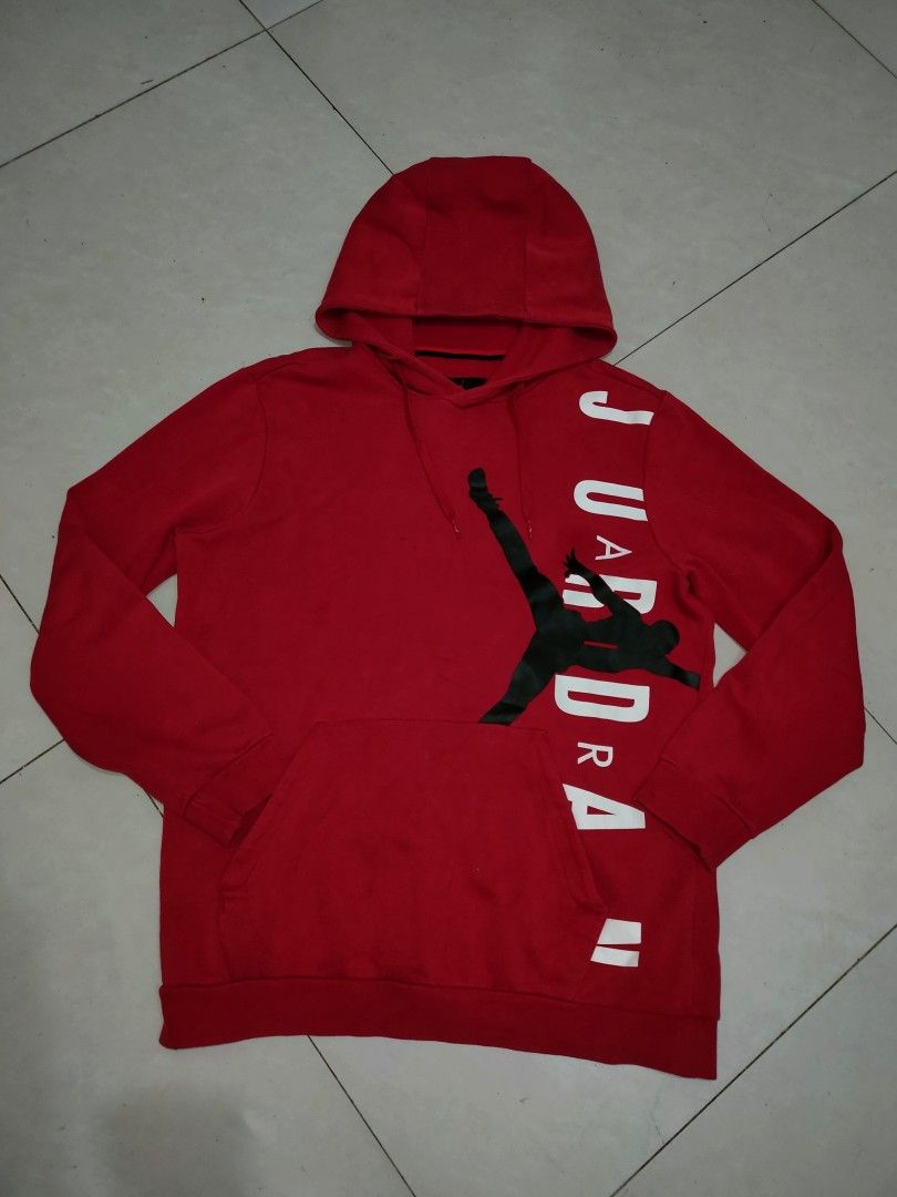 AIR JORDAN HOODIE ❤️ (Category: Coats, Jackets and Outerwear) located in Baguio. Submitted by jathriftx (Listing ID 1469851339, Image 2). Description: AIR JORDAN HOODIE ❤️ Large Excellent to new condition 10/10 color rate 👌.