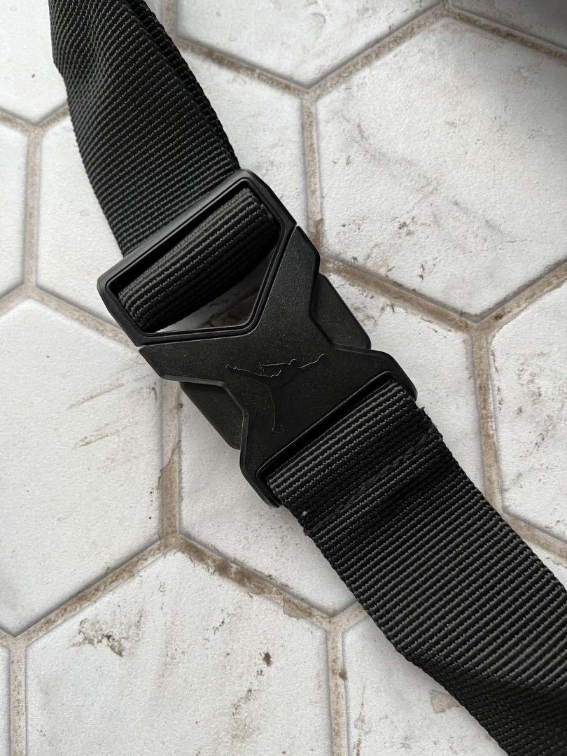 Air Jordan Script Belt Bag (Category: Luxury Bags & Wallets) located in Talisay. Submitted by reyteliquido (Listing ID 1469874498, Image 3). Description: Excellent condition Color rate 10/10 Issue hairlines.