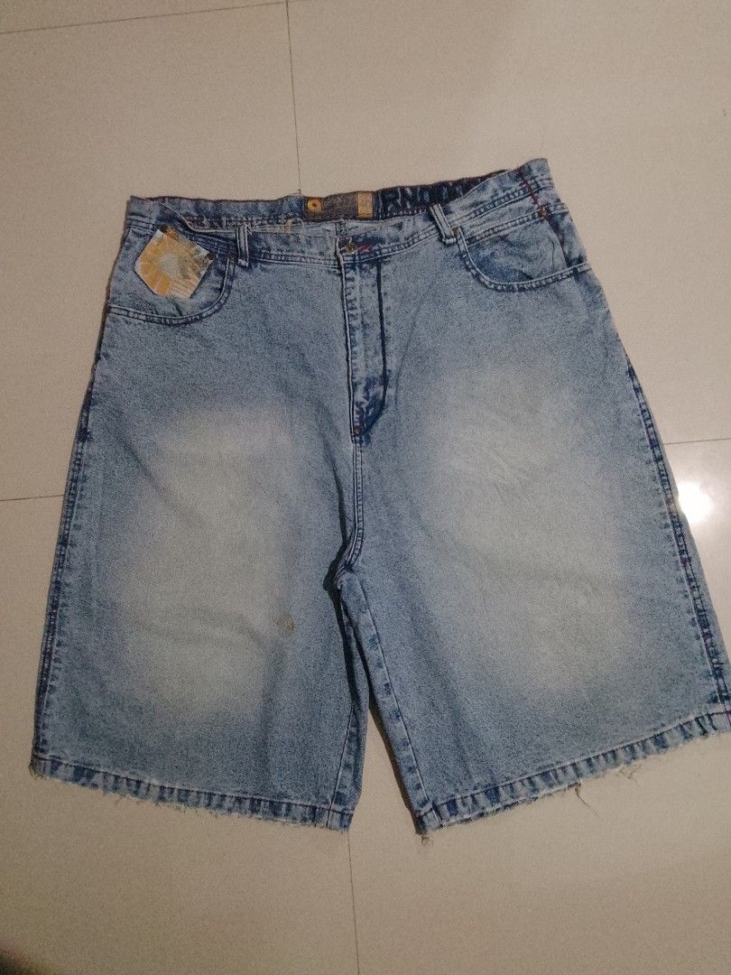 AKADEMIKS BIG SIZE LONG JORTS (Category: Jeans) located in Cavite. Submitted by jftxthrift (Listing ID 1469803170, Image 1). Description: sz 41 ‎length 29.5 ‎thigh 16.5 ‎l.o 15.