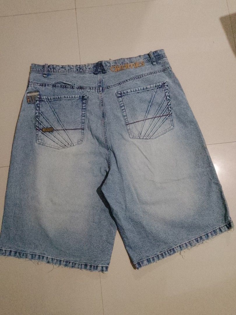 AKADEMIKS BIG SIZE LONG JORTS (Category: Jeans) located in Cavite. Submitted by jftxthrift (Listing ID 1469803170, Image 2). Description: sz 41 ‎length 29.5 ‎thigh 16.5 ‎l.o 15.