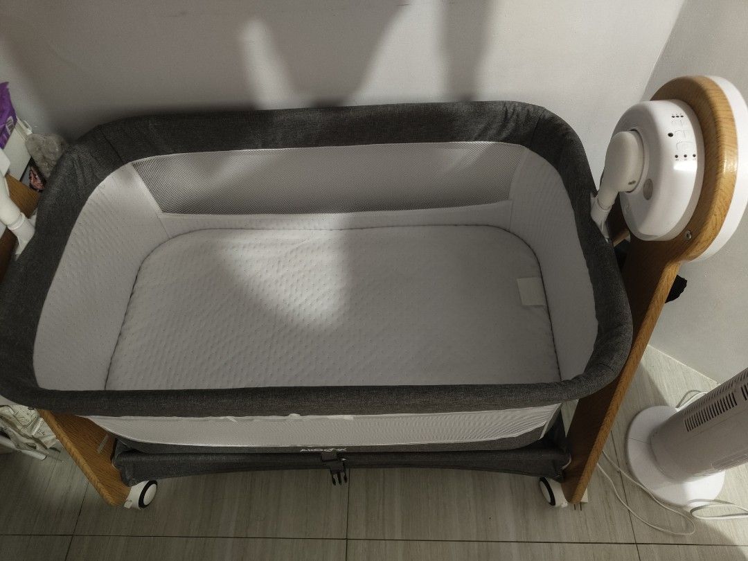 Akeeva Autosway Luxury Crib (Category: Cots & Cribs) located in Manila. Submitted by thrifsta.vtg (Listing ID 1469883840, Image 2). Description: WTS/For sale Akeeva Classique Autosway Swing Crib Good as new No box Gagamitin na lang Pick up or Lalamove basta inyo shipping (12k original Mall price) 5k nego QC location.