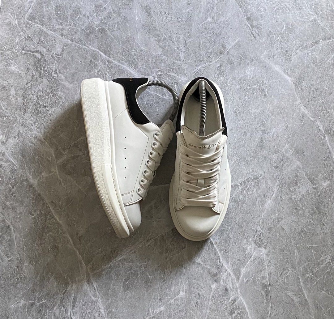 Alexander McQueen (Category: Sneakers) located in San Carlos. Submitted by ddri.pshop (Listing ID 1469842293, Image 2). Description: size 37 / 24 cm on actual.