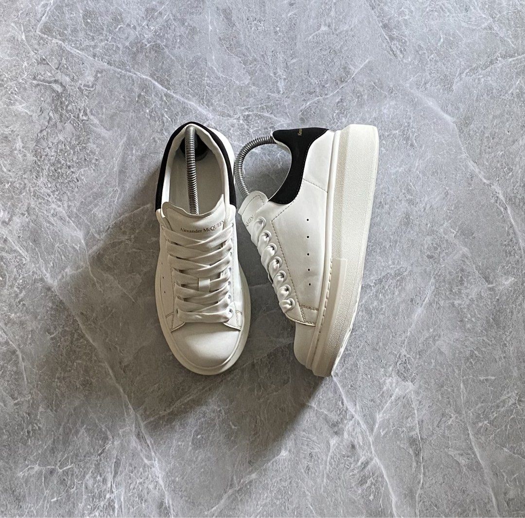 Alexander McQueen (Category: Sneakers) located in San Carlos. Submitted by ddri.pshop (Listing ID 1469842293, Image 3). Description: size 37 / 24 cm on actual.