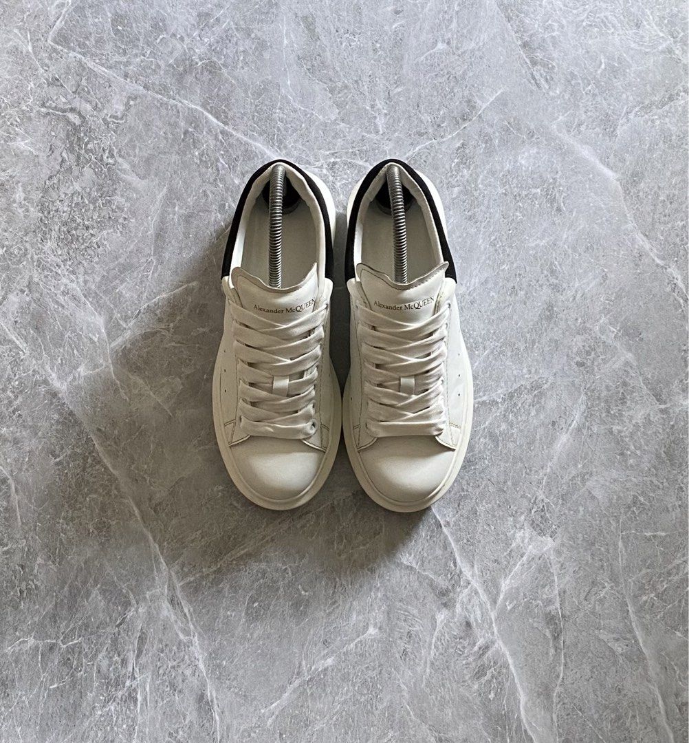 Alexander McQueen (Category: Sneakers) located in San Carlos. Submitted by ddri.pshop (Listing ID 1469842293, Image 1). Description: size 37 / 24 cm on actual.