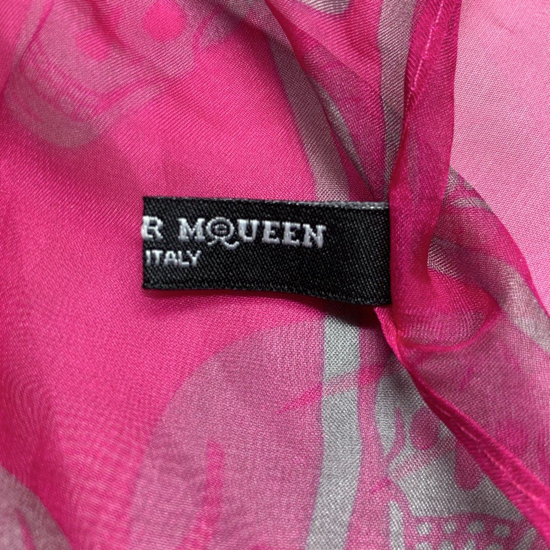 Alexander McQueen Silk Skull Scarf (Category: Scarves) located in Manila. Submitted by shottas_21 (Listing ID 1469911310, Image 3). Description: Alexander McQueen Silk Skull Scarf CONDITION - 9/10 Made in italy Width - 28” Length - 68.5”.