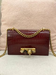 (Category: ) located in . Submitted by luxury_watch888 (Listing ID 1469859096, Image 1). Description: .