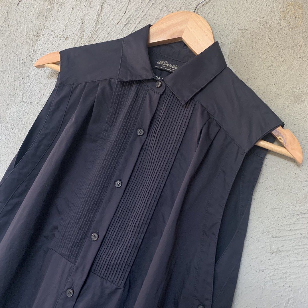 AllSaints Spitalfields Button Down Sleeveless Tunic Shirt (Category: Sleeveless) located in Sindangan. Submitted by holy_thrift (Listing ID 1469812419, Image 2). Description: - AllSaints Spitalfields Button Down Sleeveless Tunic Shirt - width / 19.5 - length / 25 / 31 - no issue - free shipping.