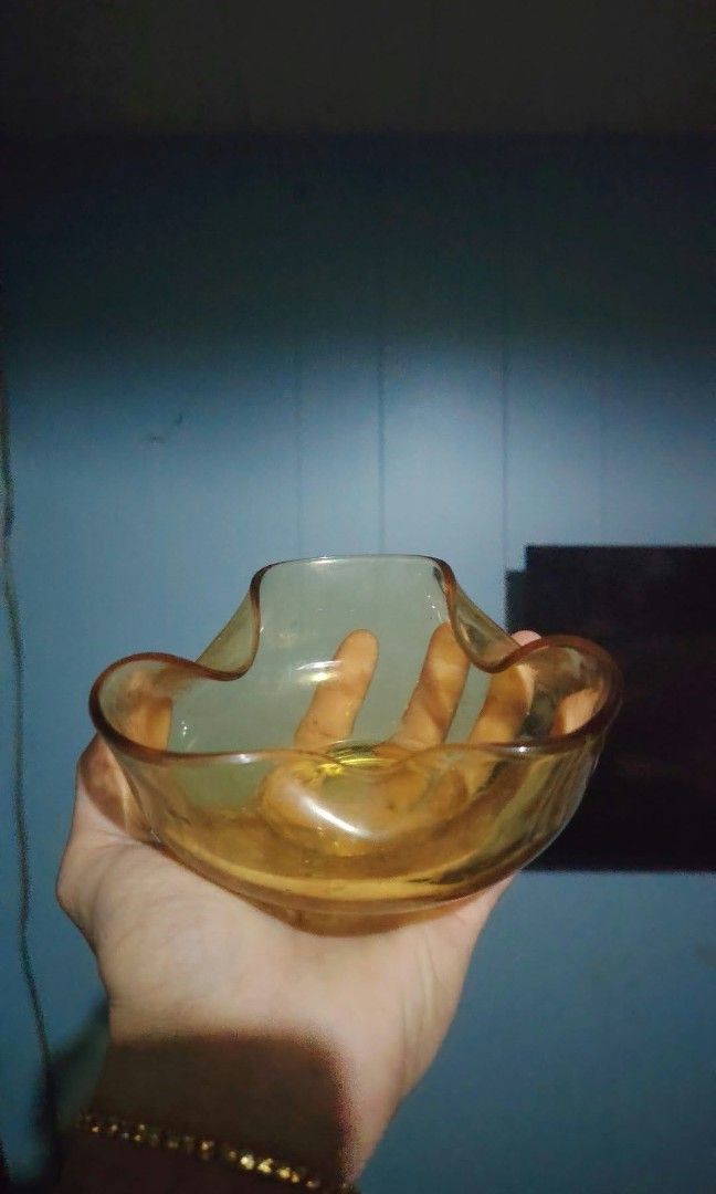 Amber corning (Category: Dinnerware & Cutlery) located in Manila. Submitted by nik-makino (Listing ID 1469932662, Image 2). Description: 11pxs for only 6k.