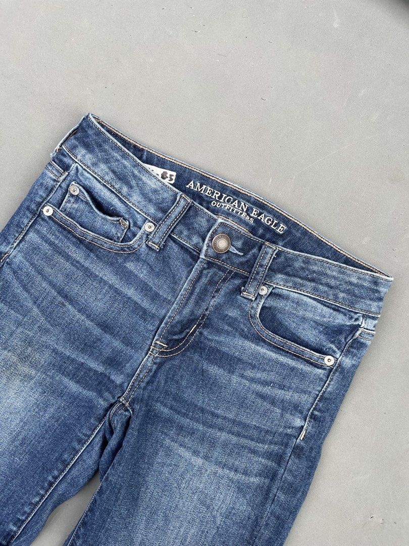 AMERICAN EAGLE DENIM SHORT (Category: Shorts) located in Quezon City. Submitted by kentstuff (Listing ID 1469905079, Image 2). Description: AMERICAN EAGLE Waist: 28-32 Length: 18 Leg opening: 8.5 Condition: Excellent CR: 9/10 Issue: ❌ DISCLAIMER: This is a thrifted item. All brands, logos, and trademarks belong to their rightful owners. We’re here to rehome great pieces — no brand affiliation intended.
