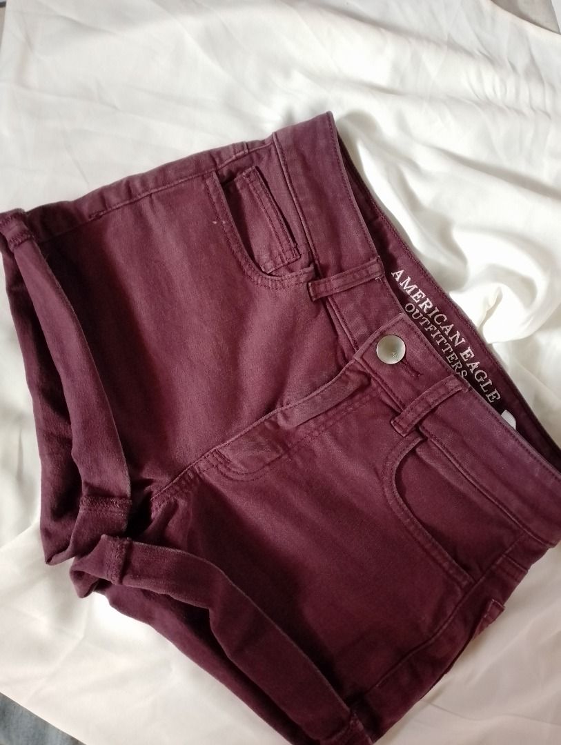 American Eagle Hi-Rise Short (Category: Shorts) located in Quezon City. Submitted by vanilyuh916 (Listing ID 1469831646, Image 1). Description: Size 25-26.