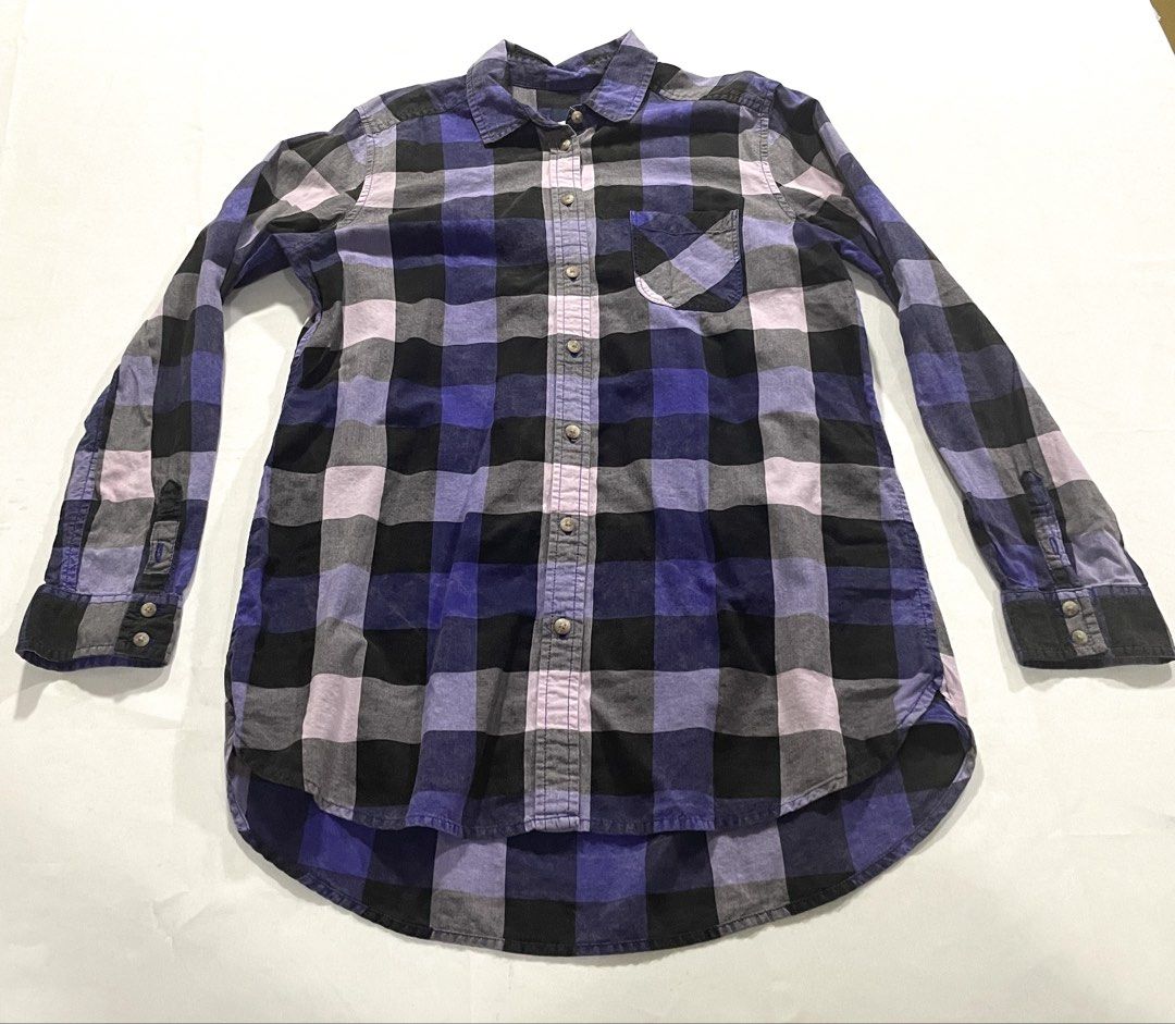 American Eagle Violet Purple Plaid Button Shirt (Category: Shirts) located in Makati City. Submitted by pepperstoremerch (Listing ID 1469859556, Image 1). Description: American Eagle Violet Purple Plaid Button Shirt Size Medium 100% Cotton Preloved, good condition Please see pictures D0116 P261023R20C13.