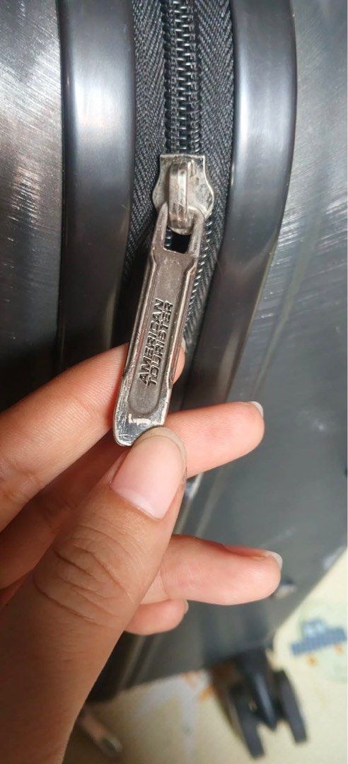 AMERICAN TOURISTER BY SAMSONITE MEDIUM SIZE (Category: Luggage) located in Manila. Submitted by chaychaii (Listing ID 1469766910, Image 3). Description: ‼️BRANDED NEW ARRIVAL‼️ IMPORTED FROM JAPAN AMERICAN TOURISTER BY SAMSONITE MEDIUM SIZE ₱2600 🔰SECURITY CODED LOCK 🔰 360 Rotation wheels 🔰Polycarbonate Hardcase 🔰Telescopic Push Handle 🔰Top And Side Handle Carrier ✅ISSUE‼️JUST SCRATCH AND MARK OF USAGE USED LUGGAGE COVER NALANG or STICKER😊�