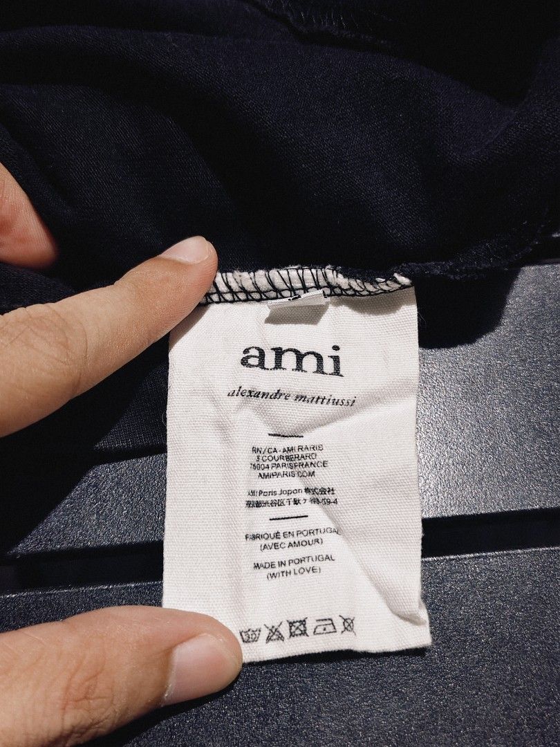 AMI (Category: Luxury Apparel) located in Marikina City. Submitted by duaaaaa (Listing ID 1469916956, Image 3). Description: Ami Paris Size: XXL Excellent condition No hidden flaws.
