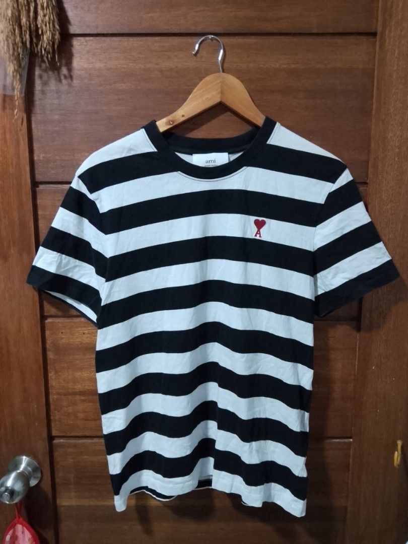 AMI PARIS STRIPE TSHIRT (Category: Activewear) located in Manila. Submitted by jp-luxury (Listing ID 1469822742, Image 1). Description: size M 19x26 Excellent condition ni issue.